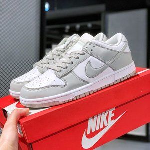 Nike SB dunk Men's off-White Sneaker